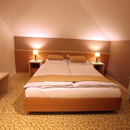 Hotel Gallus Сесвете Стая снимка