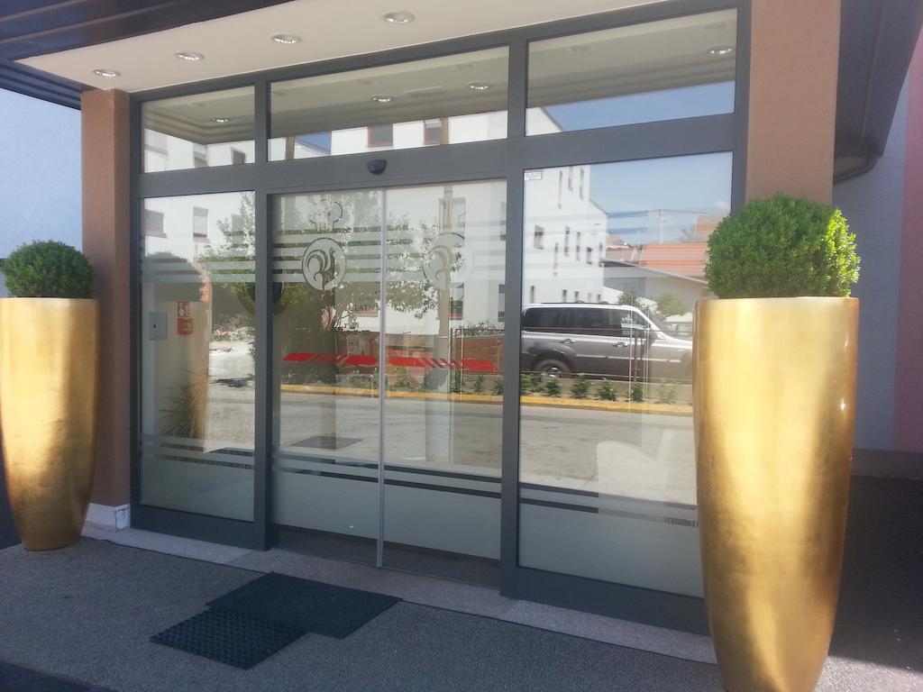 Hotel Gallus Сесвете Екстериор снимка