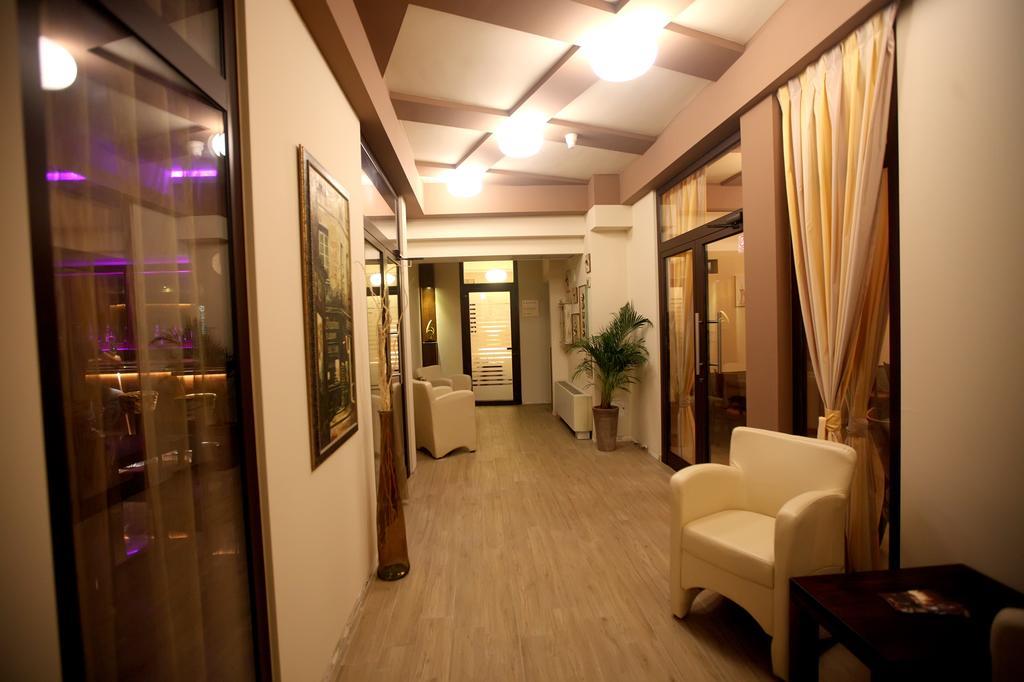 Hotel Gallus Сесвете Екстериор снимка