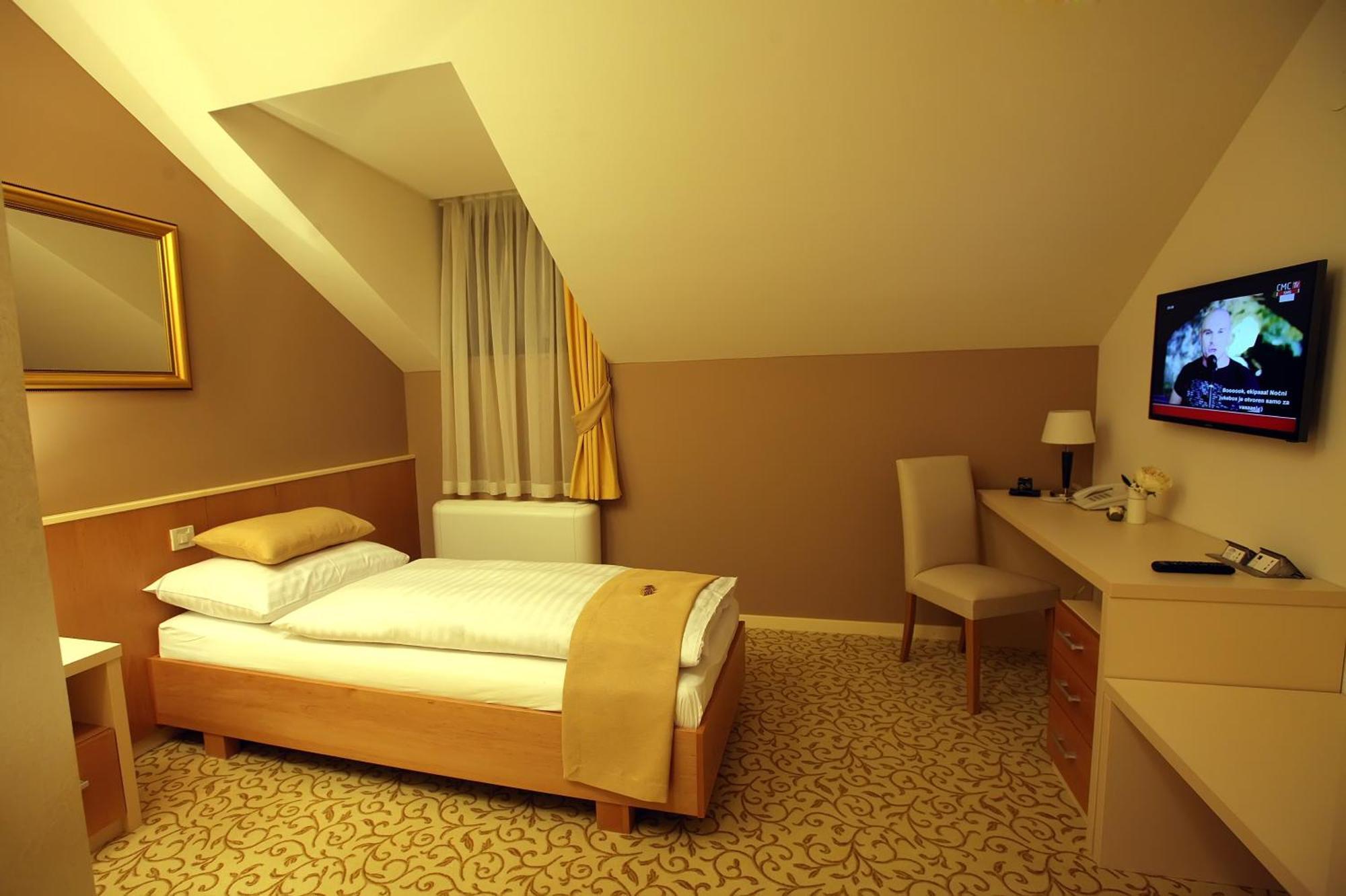 Hotel Gallus Сесвете Стая снимка