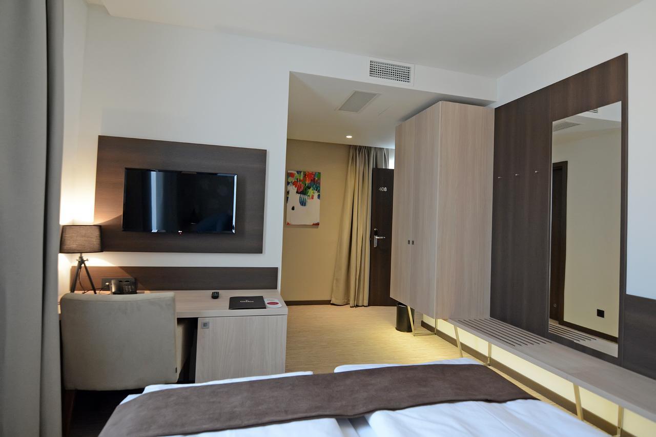 Hotel Gallus Сесвете Екстериор снимка