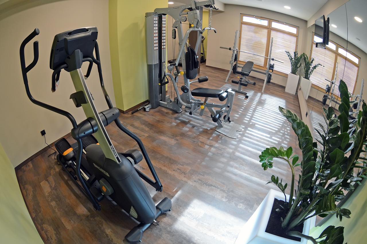 Hotel Gallus Сесвете Екстериор снимка