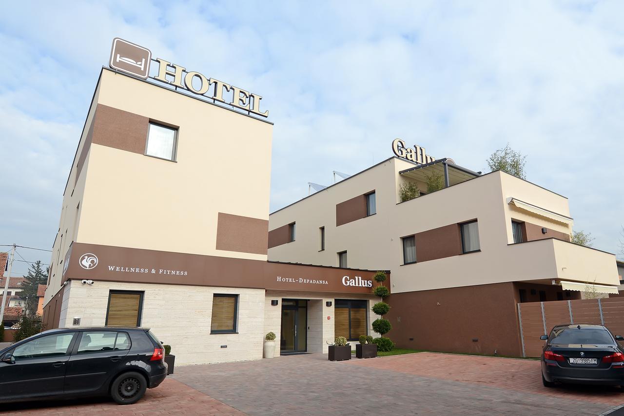 Hotel Gallus Сесвете Екстериор снимка