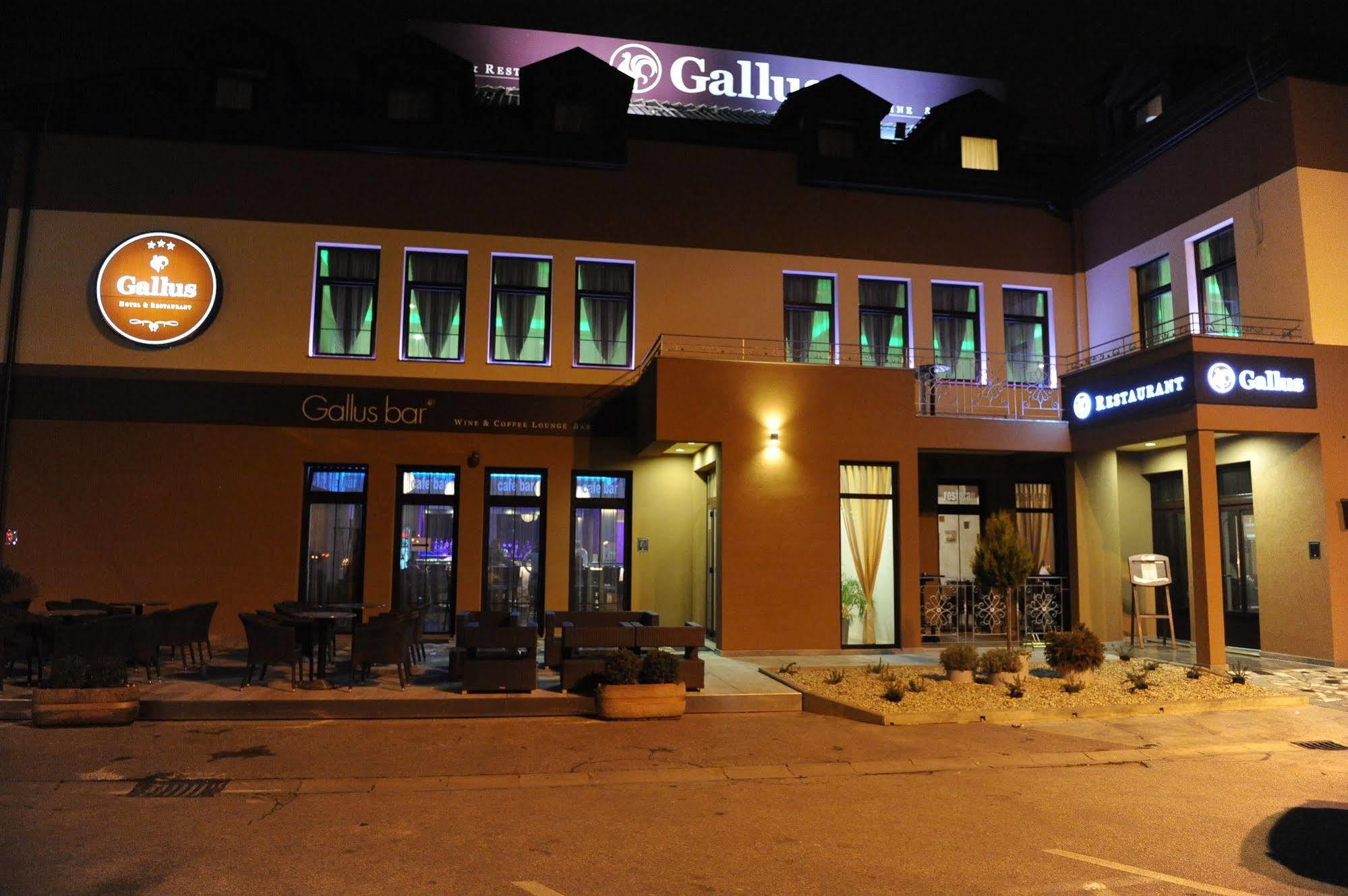 Hotel Gallus Сесвете Екстериор снимка